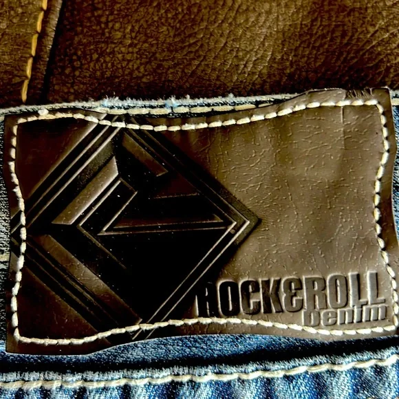 Men’s Pants - Picture 4 of 9